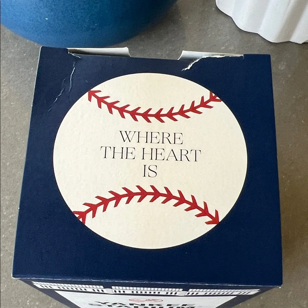 Yankee Stadium Homesick Candle - Blue - Picture 4 of 9